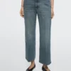Mid-rise bell bottom jeans Mid-rise bell bottom jeans