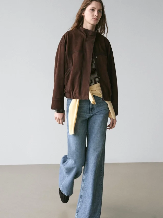 Mid-rise bell bottom jeans Mid-rise bell bottom jeans