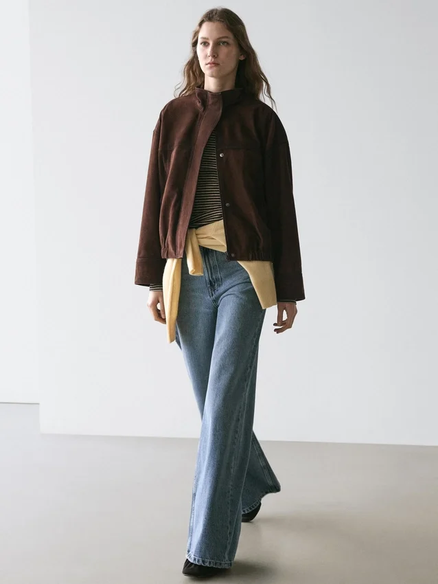 Mid-rise bell bottom jeans Mid-rise bell bottom jeans