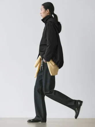 Mid-rise jeans met wijde pijpen