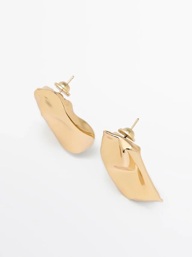 Middelgrote oorbellen met plooien Middelgrote oorbellen met plooien