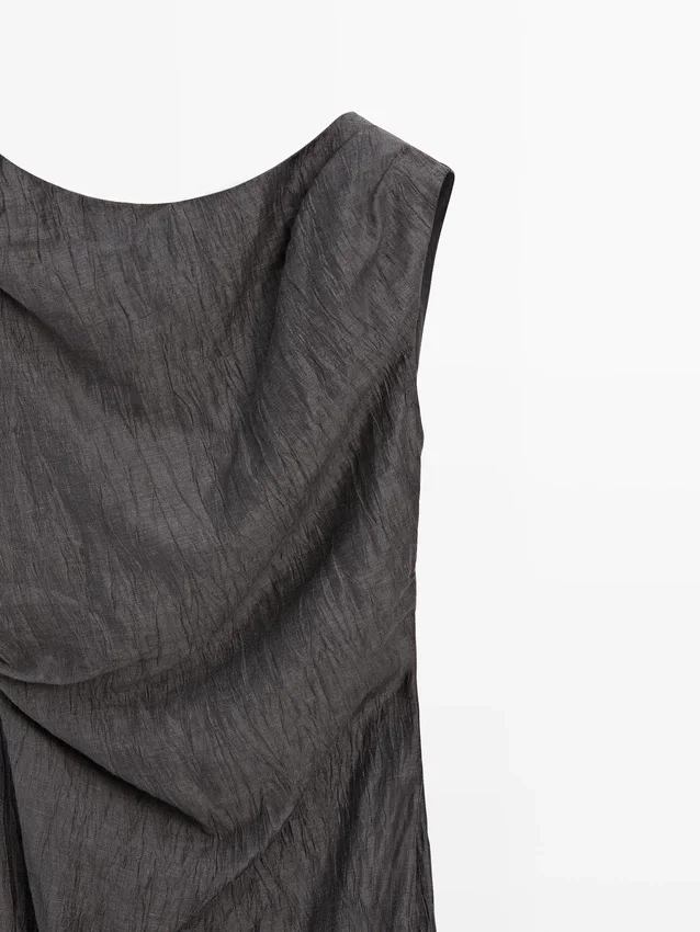 Midi-jurk met geplooide schouderdetails Midi-jurk met geplooide schouderdetails