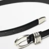 Nappaleren riem met metalen details Nappaleren riem met metalen details