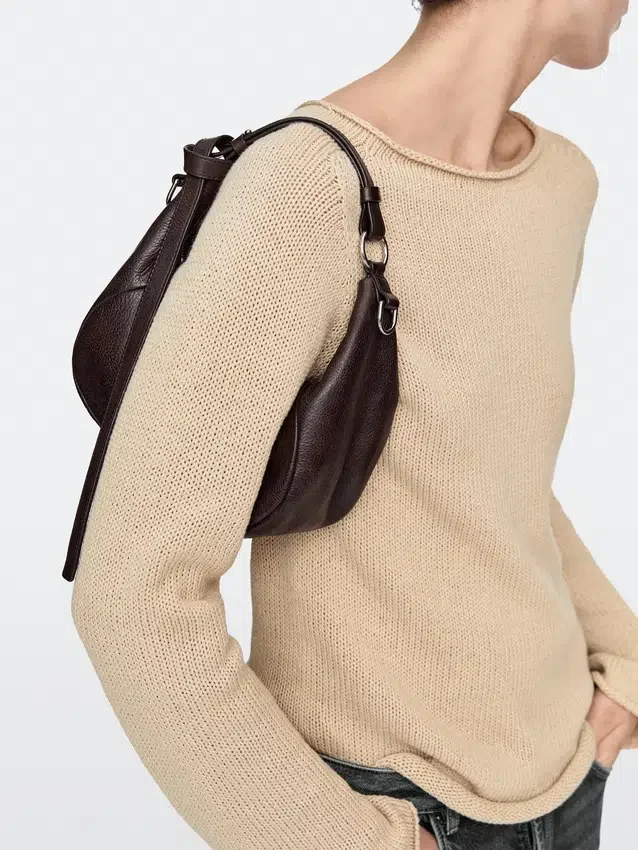 Nappaleren tas met metalen gesp Nappaleren tas met metalen gesp