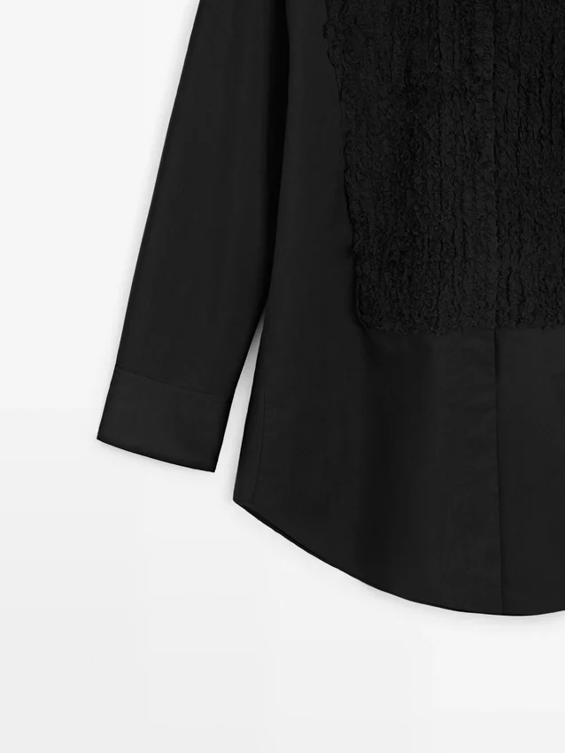 Overhemd met borststuk en geborduurde details Overhemd met borststuk en geborduurde details