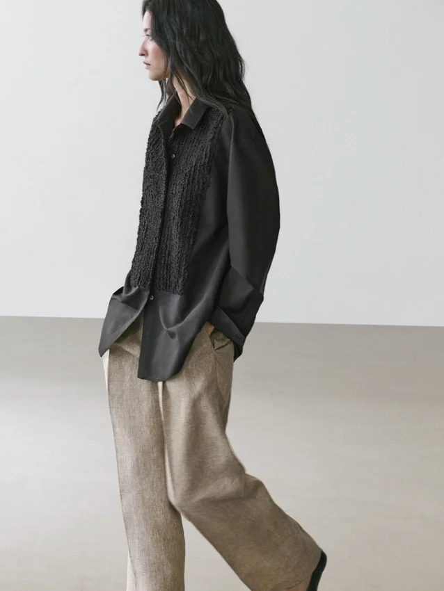 Overhemd met borststuk en geborduurde details Overhemd met borststuk en geborduurde details