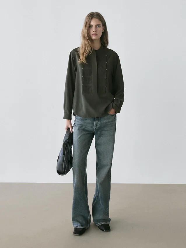 Overhemd met plooien en opstaande kraag Overhemd met plooien en opstaande kraag