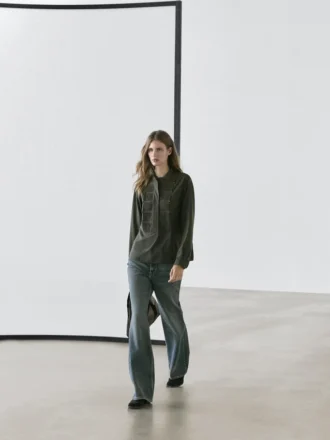 Overhemd met plooien en opstaande kraag