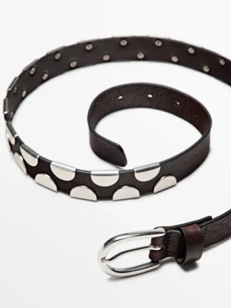 Riem met metalen applicaties