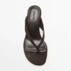 Sandalen met hoge hak en sleehak van gespleten leer