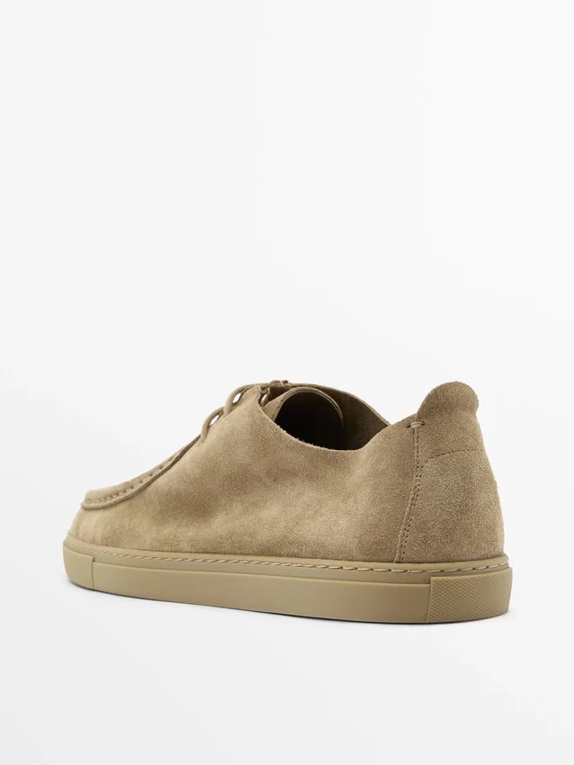 Schoenen met moc-neus van zacht leer Schoenen met moc-neus van zacht leer