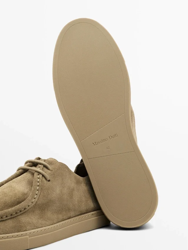 Schoenen met moc-neus van zacht leer Schoenen met moc-neus van zacht leer