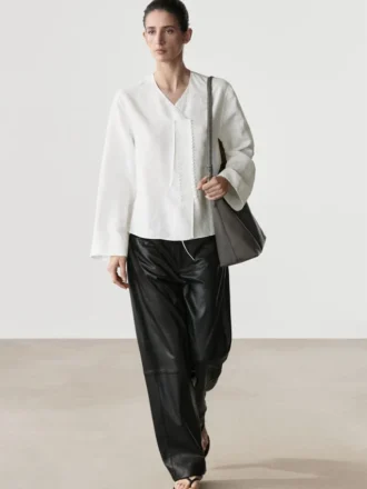 Soepelvallend overhemd met detail op de borst