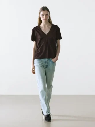 Soepelvallend T-shirt met V-hals