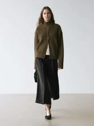 Soepelvallende broek met coupenaden