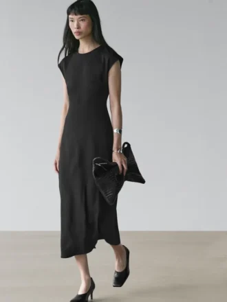 Soepelvallende jurk met korte mouwen