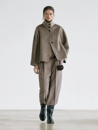 Soepelvallende lange bermuda met wijde pijpen