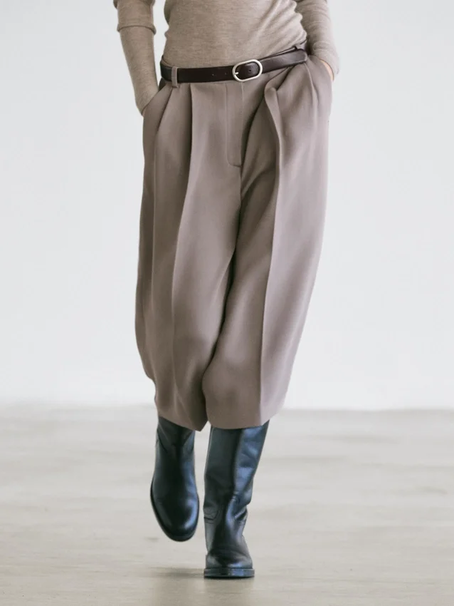 Soepelvallende lange bermuda met wijde pijpen Soepelvallende lange bermuda met wijde pijpen