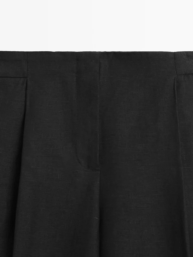 Soepelvallende linnen broek voor het kostuum Soepelvallende linnen broek voor het kostuum