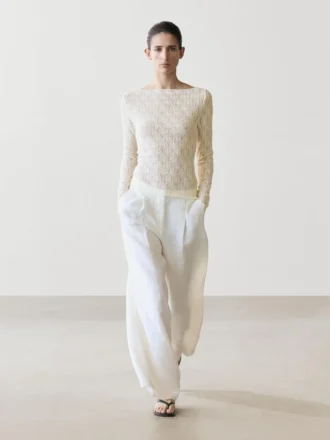 T-shirt met boothals en kanten details