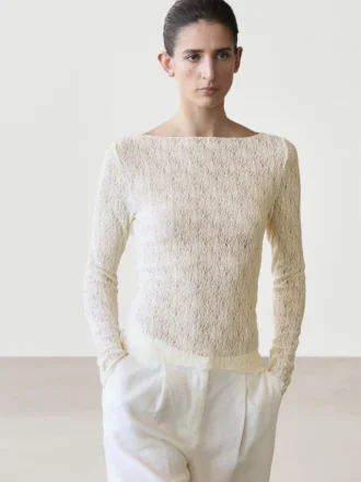 T-shirt met boothals en kanten details