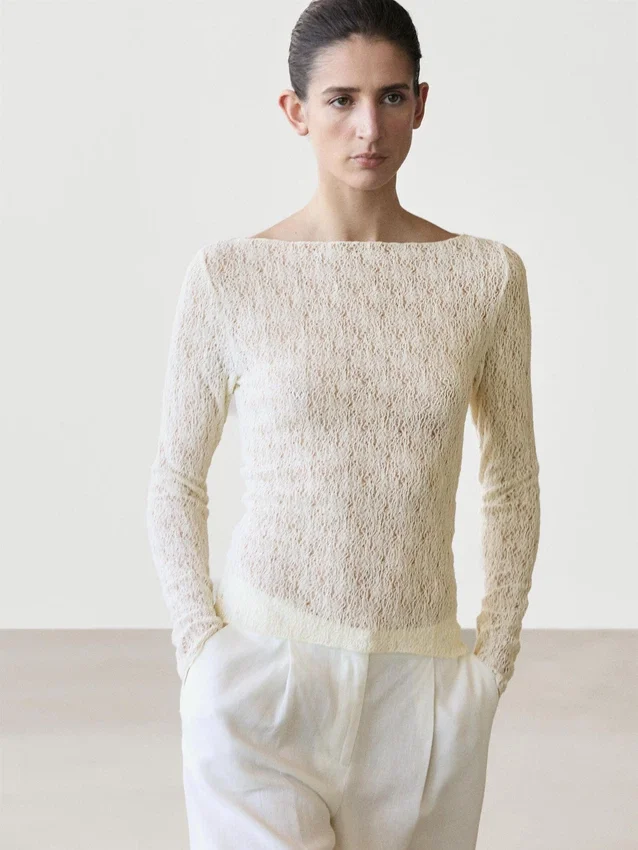 T-shirt met boothals en kanten details T-shirt met boothals en kanten details