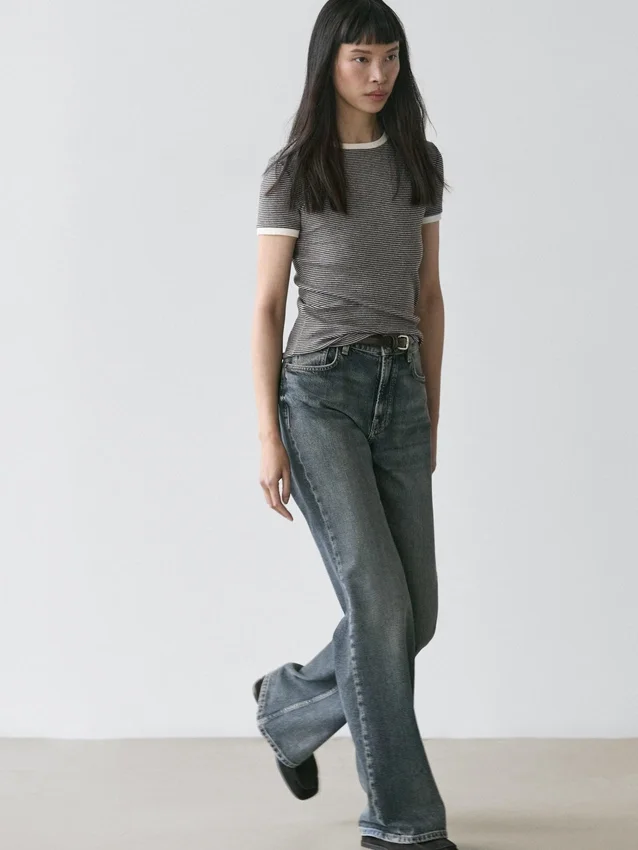 T-shirt met korte mouwen en contrasterende details T-shirt met korte mouwen en contrasterende details