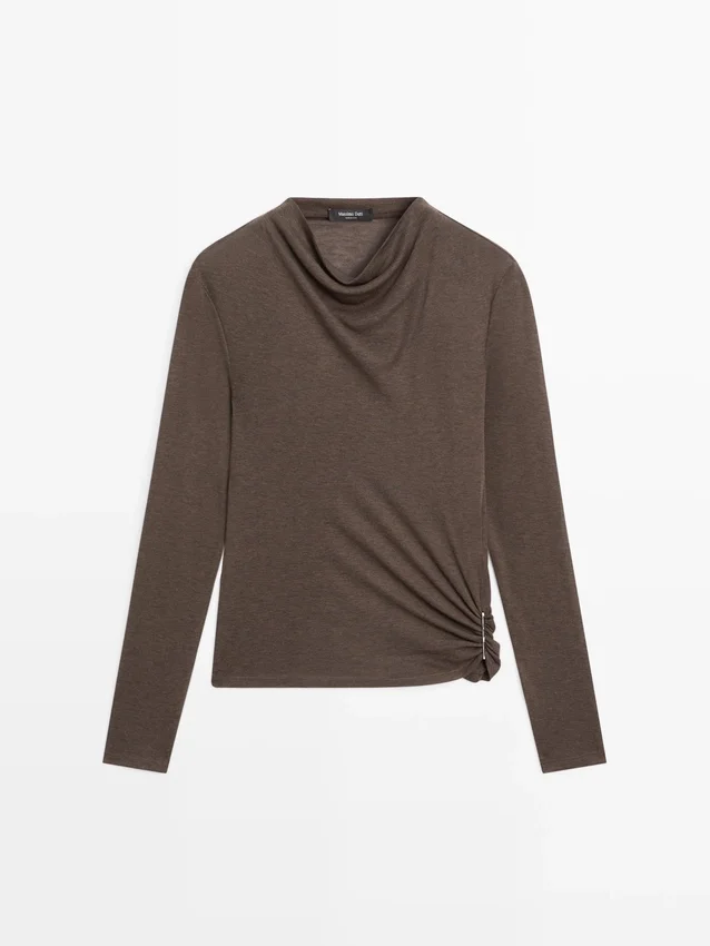 T-shirt met trechterhals T-shirt met trechterhals