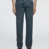 Tapered fit jeans