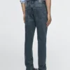 Tapered fit jeans