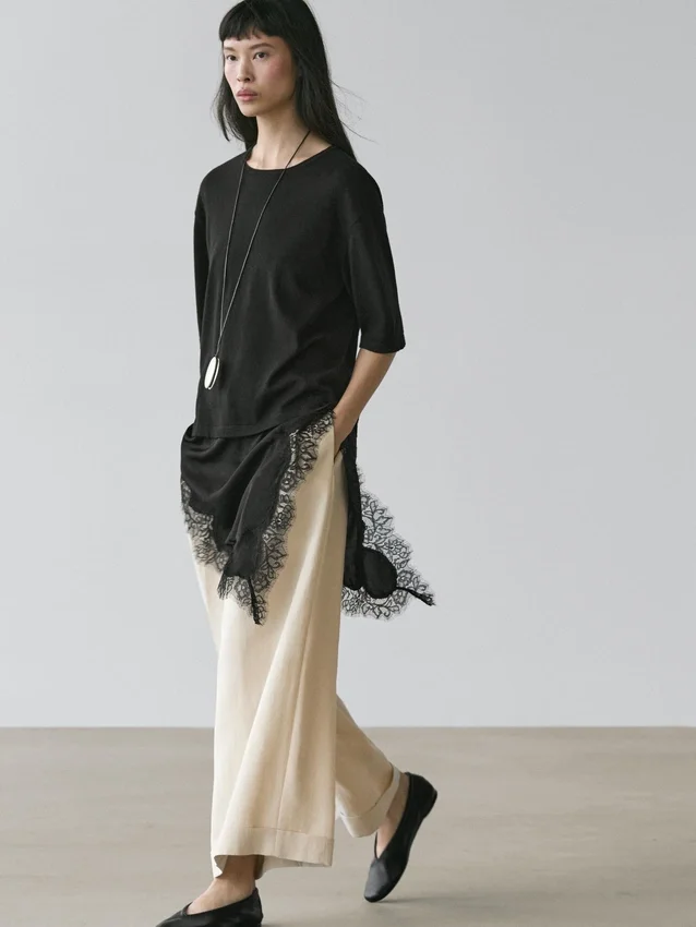 Trui met contrasterende kanten details Trui met contrasterende kanten details