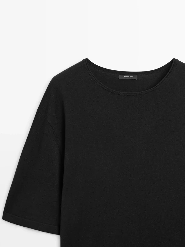 Trui met contrasterende kanten details Trui met contrasterende kanten details