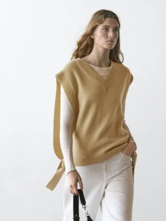 V-hals met strikdetails