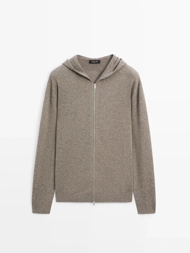 Vesttrui van gebreide wolmix met capuchon Vesttrui van gebreide wolmix met capuchon