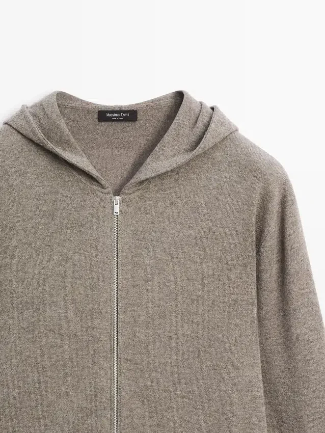 Vesttrui van gebreide wolmix met capuchon Vesttrui van gebreide wolmix met capuchon