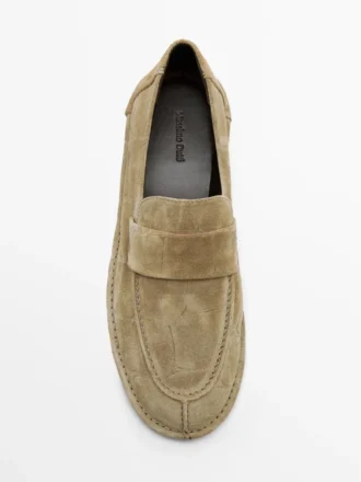 Zachte loafers van gespleten leer Zachte loafers van gespleten leer